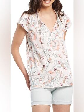 4/$25 • Tribal Jeans Dusty Rose Floral Split Neck Flutter Sleeve Top